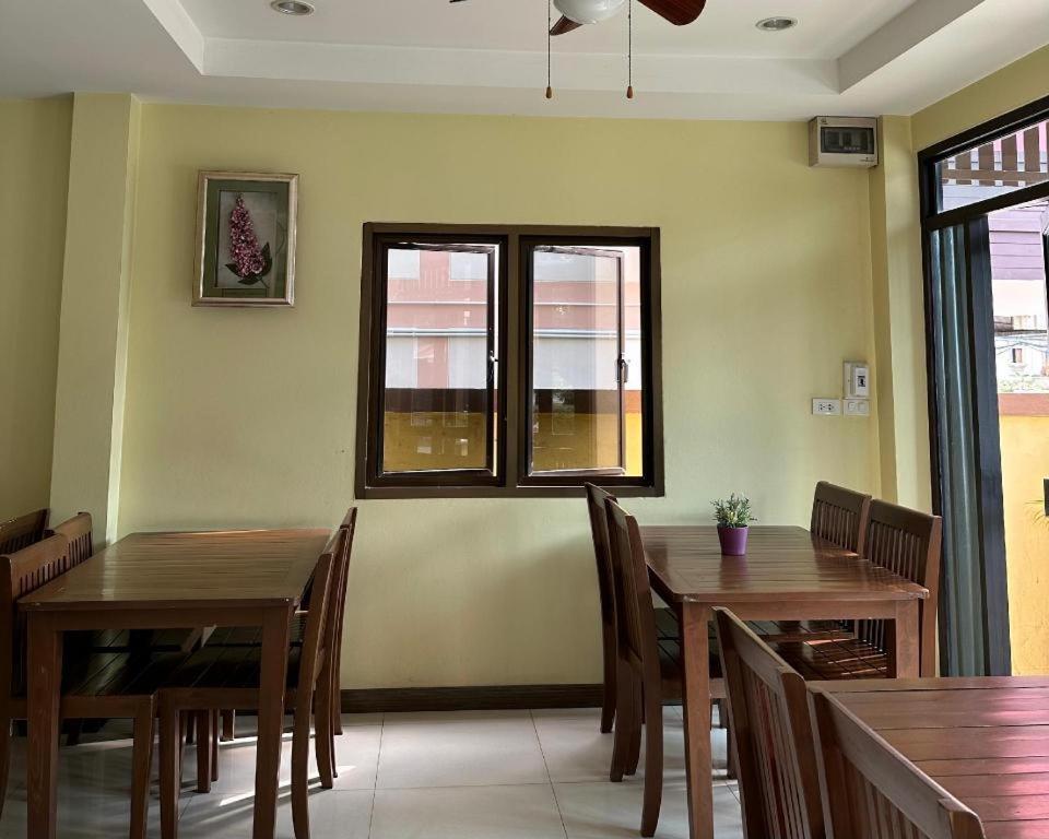 Ponburi Hotel Нан Экстерьер фото