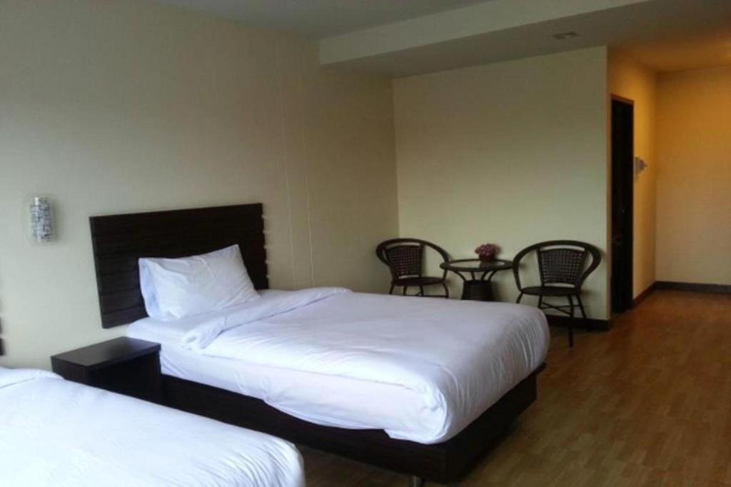 Ponburi Hotel Нан Экстерьер фото