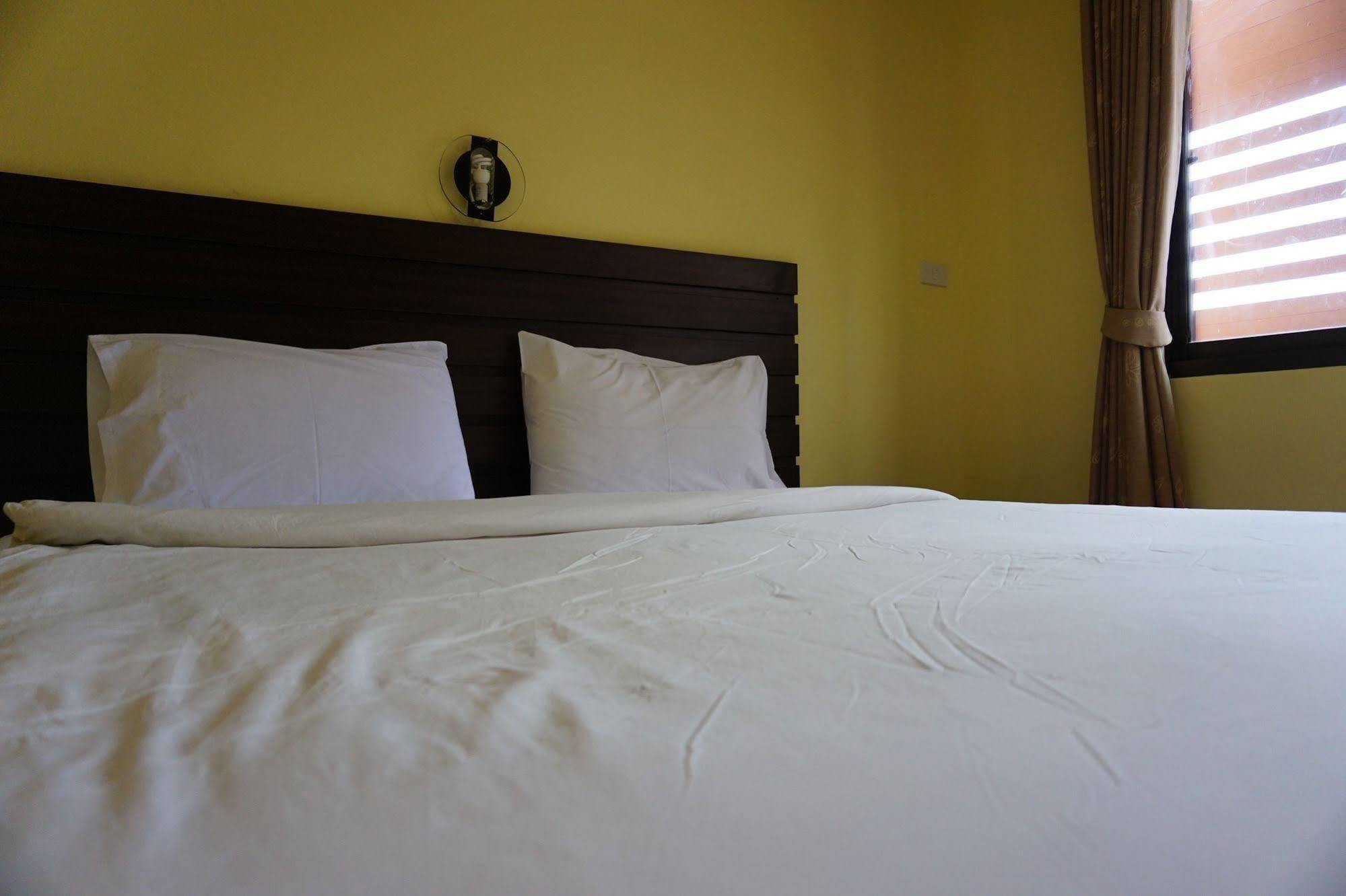 Ponburi Hotel Нан Экстерьер фото